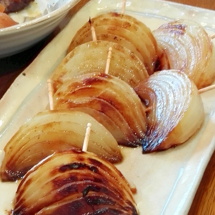 新玉ねぎの串焼き おかか醤油でかんたんおつまみ レシピ 作り方 By Yunachi 楽天レシピ 新玉ねぎの串焼き おかか醤油でかんたんおつまみ レシピ 作り方 By Yunachi 楽天レシピ